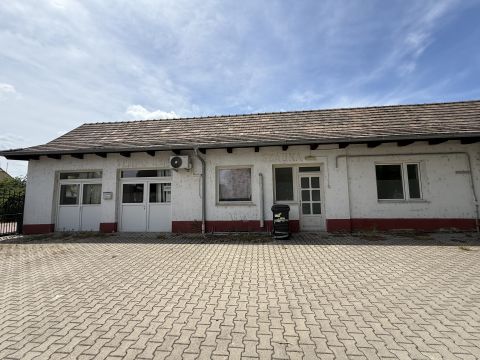 Kiadó Ipari 2536 Nyergesújfalu 