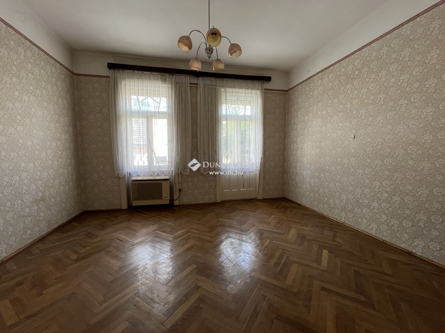 Polgári lakrész garázzsal Kalocsa szívében – HZ083389