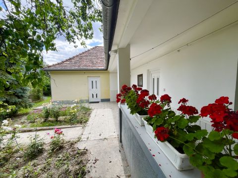 Eladó Ház 8051 Sárkeresztes , Sárkeresztes elején
