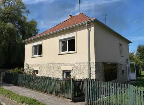 Eladó Ház 2888 Csatka , Családi ház gazdasági épülettel, hatalmas telekkel