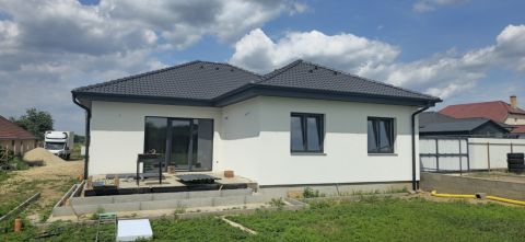 Eladó Ház 4400 Nyíregyháza , Oros frekvenált kertvárosias részén