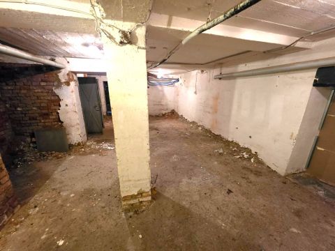 Eladó Tároló/Raktár 9700 Szombathely 