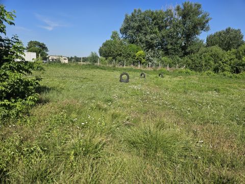 Eladó Telek 8123 Soponya , Főúthoz közel