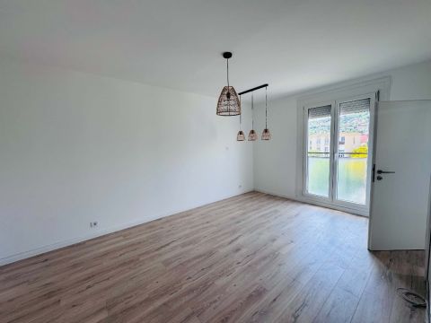 Eladó Lakás 7633 Pécs , Pécs, Egyetemvárosban, 2 percre az Orvosi Egyetemtől