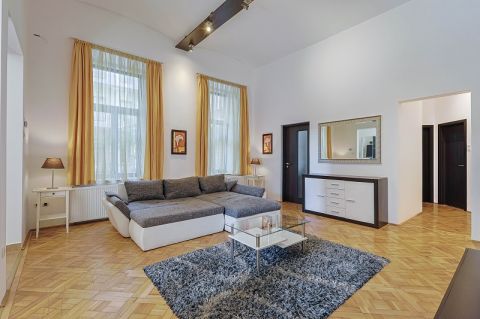 Kiadó Lakás 1088 Budapest 8. kerület Palotanegyedben kiadó lakás