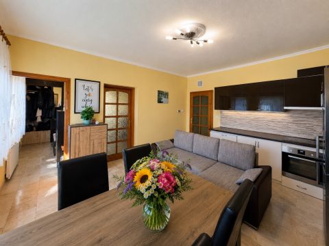 Eladó Lakás 1201 Budapest 20. kerület Károlyi Városnegyedben , 2 szobás lakás, autóbeállóval!