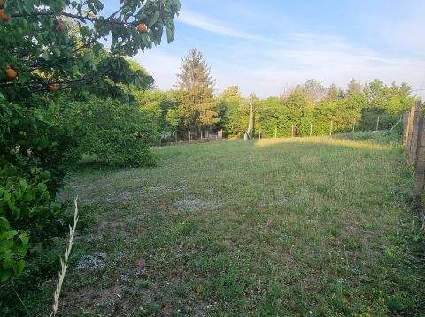 Eladó Telek 8174 Balatonkenese Csend, nyugalom - összközműves telek eladó Balatonkenesén
