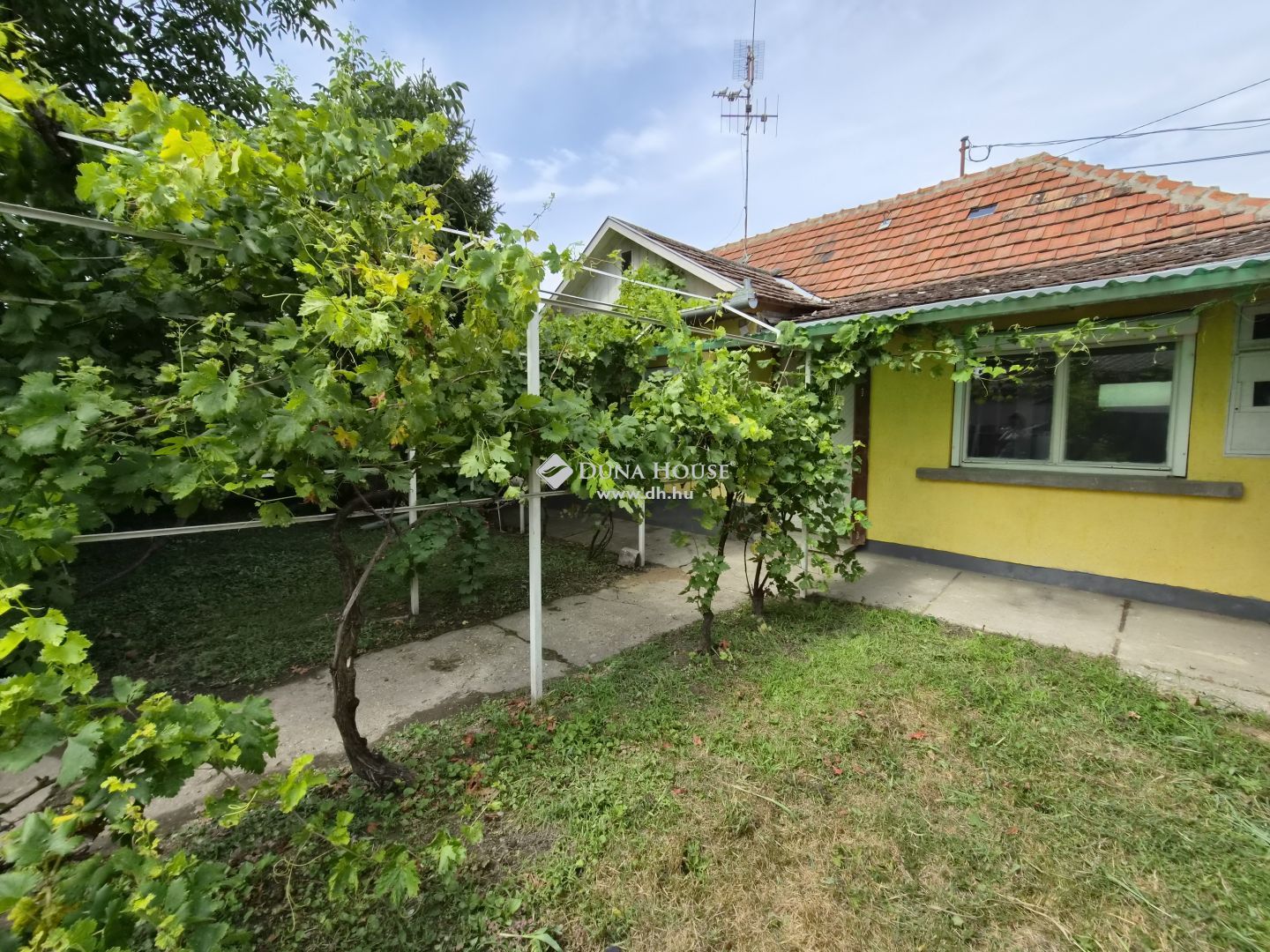 Gondozott, kétszobás családi ház Kalocsán – HZ023360