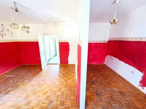Eladó Lakás 6000 Kecskemét , Kecskeméten földszinti lakás eladó a Halasi úton!