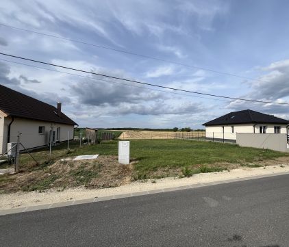 Eladó Telek 9484 Pereszteg , Winkler Autószervíz közelében
