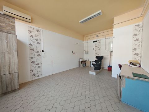 Eladó Üzlethelyiség 5000 Szolnok 