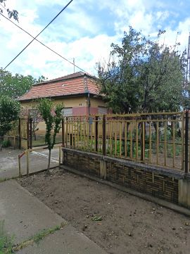 Eladó Ház 2721 Pilis Központhoz közel, csendes nyugodt környezet
