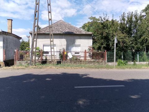 Eladó Ház 4515 Kék , Kék