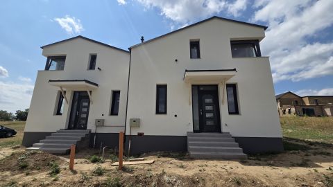 Eladó Ház 2600 Vác Vác Bácska dülő