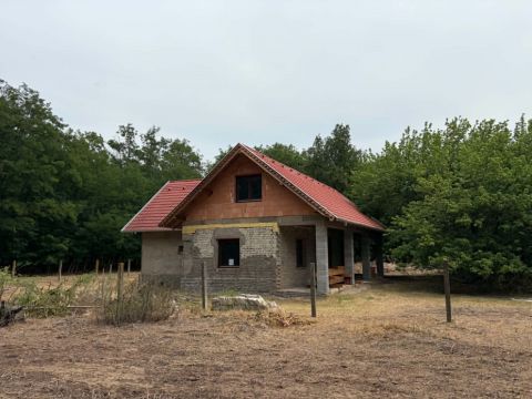Eladó Ház 6000 Kecskemét , Katonatelep OMV kút