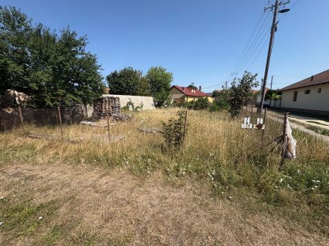 Eladó Telek 9222 Hegyeshalom , Sportcsarnok közelében