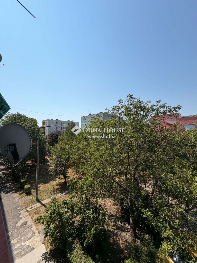 Második emeleti, erkélyes lakás Kalocsán – LK086679