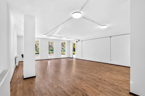Eladó Iroda 1116 Budapest 11. kerület , 3 felszíni beállóval