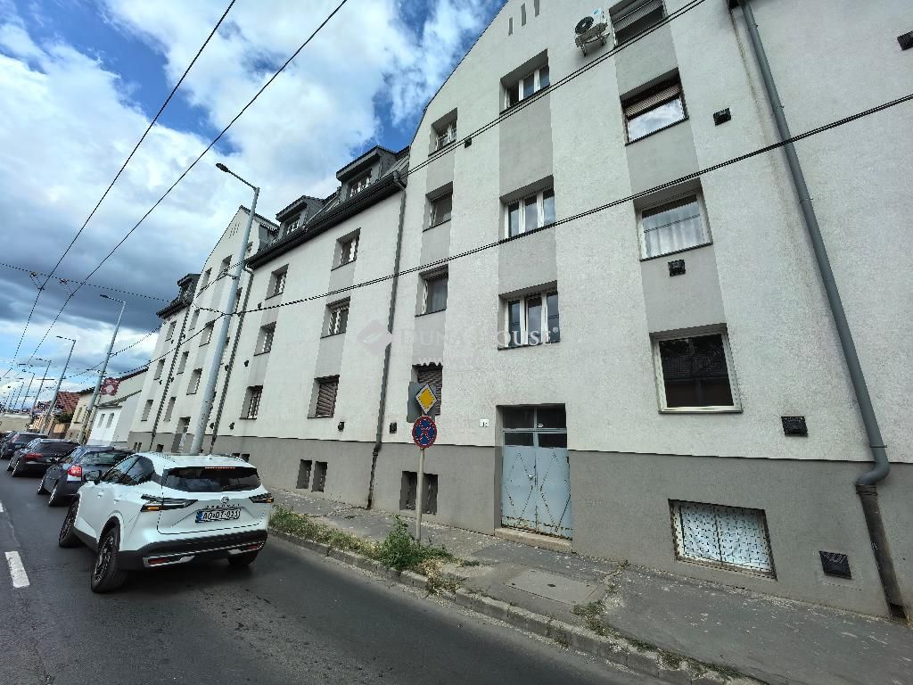 4002 Debrecen , 4029 Debrecen, Belváros — 1/23