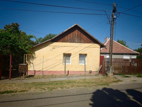 Eladó Ház 5000 Szolnok , 5008 Szolnok, Csendes
