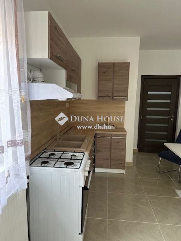4030 Debrecen , Homokkertben felújított ház KIADÓ! — 1/8