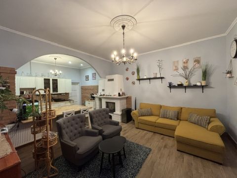 Eladó Lakás 2600 Vác Dóm közelében 