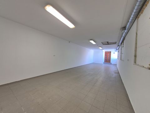 Eladó Ipari 6000 Kecskemét Csarnok+üzlet+raktárak főútvonal mellett