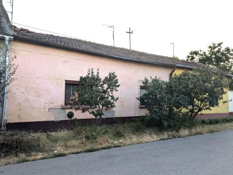 Eladó Ház 6000 Kecskemét , Kecskemét- Erzsébetváros felújitandó/bontandó  házrész eladó