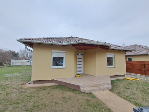Eladó Ház 2212 Csévharaszt , Újépítésű, önálló családi ház