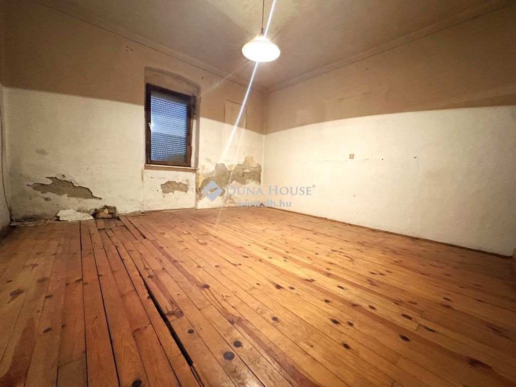 9243 Várbalog , Templom közelében — 1/14