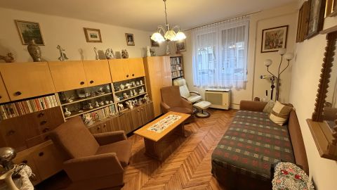 Eladó Lakás 6000 Kecskemét Belváros közelében földszinti lakás