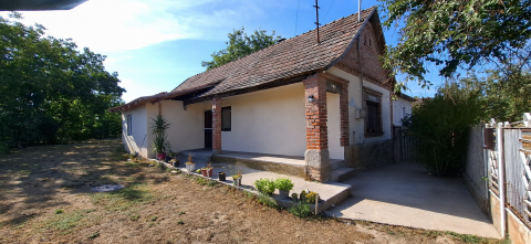 Eladó Ház 7014 Sáregres , Sáregres központban