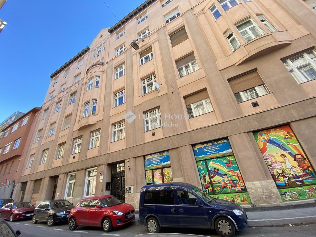 1085 Budapest 8. kerület — 1/17
