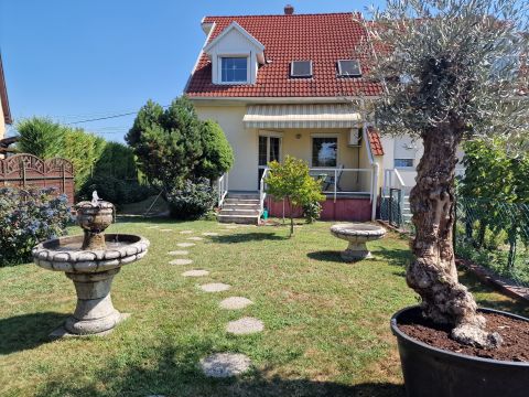 Eladó Lakás 1171 Budapest 17. kerület Eladó lakás a Home Center közelében, csendes mellékutcában