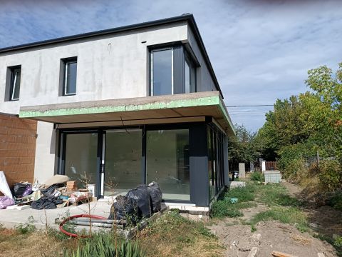 Eladó Ház 8171 Balatonvilágos , Újépítésű duplakomfortos ikerház