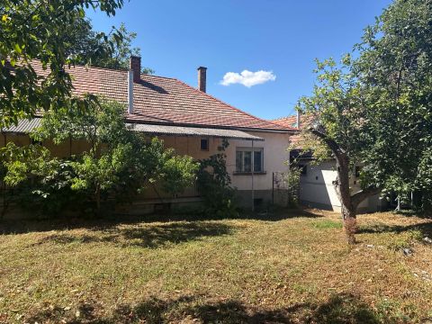 Eladó Ház 2523 Sárisáp 