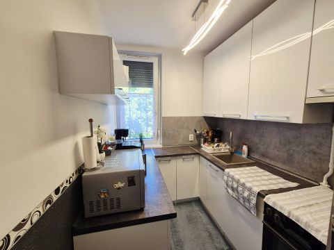 Eladó Lakás 6000 Kecskemét Széchényi városi felújított tégla lakás