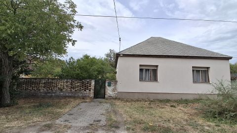 Eladó Ház 2534 Tát 