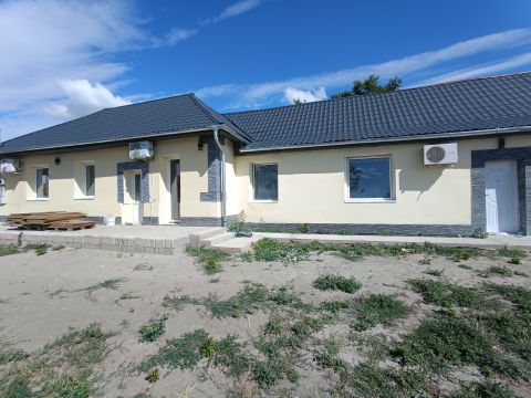 Eladó Ház 5052 Újszász , Újszász 2 generációs ház eladó