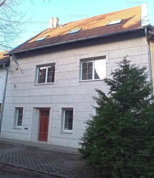 Eladó Ház 1115 Budapest 11. kerület , Kelenföld Csendes Utcájában