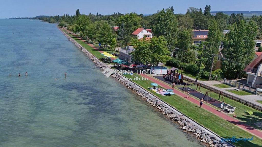 8640 Fonyód , 4 perc sétára a BALATON-part — 1/36