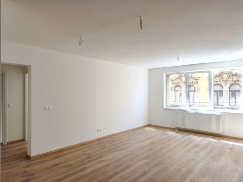 Eladó Lakás 1064 Budapest 6. kerület P65 Residence 3. em 75 nm Nappali +2 háló