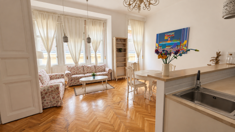 Kiadó Lakás 1052 Budapest 5. kerület , Fehér Hajó utca 