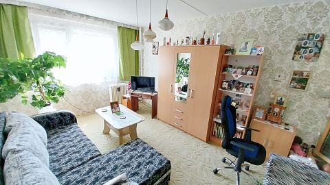 Eladó Lakás 2800 Tatabánya , Városközponthoz közeli, 2 szobás lakás.
