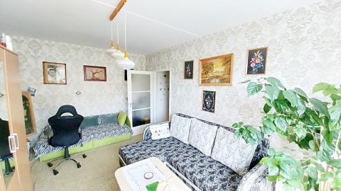 Eladó Lakás 2800 Tatabánya Városközponthoz közeli, 2 szobás lakás.