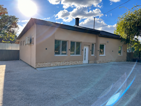 Eladó Ház 2377 Örkény , Központ közelében