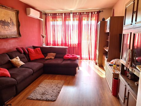 Eladó Lakás 6000 Kecskemét 2.5 SZOBÁS LAKÁS TÁROLÓVAL, PARKOLÓVAL