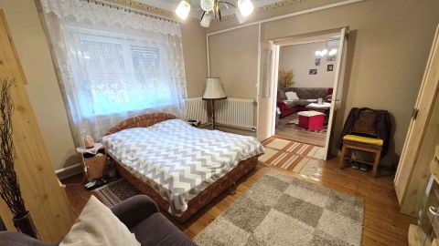 Eladó Ház 2370 Dabas Felújított családi ház Dabas központjában!