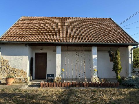 Eladó Ház 2711 Tápiószentmárton , Tápiószentmárton Vízmű közelében 