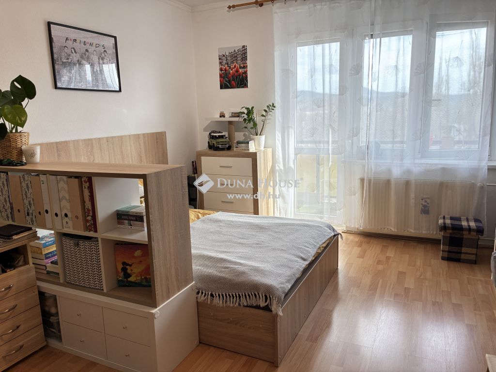 2536 Nyergesújfalu — 1/8